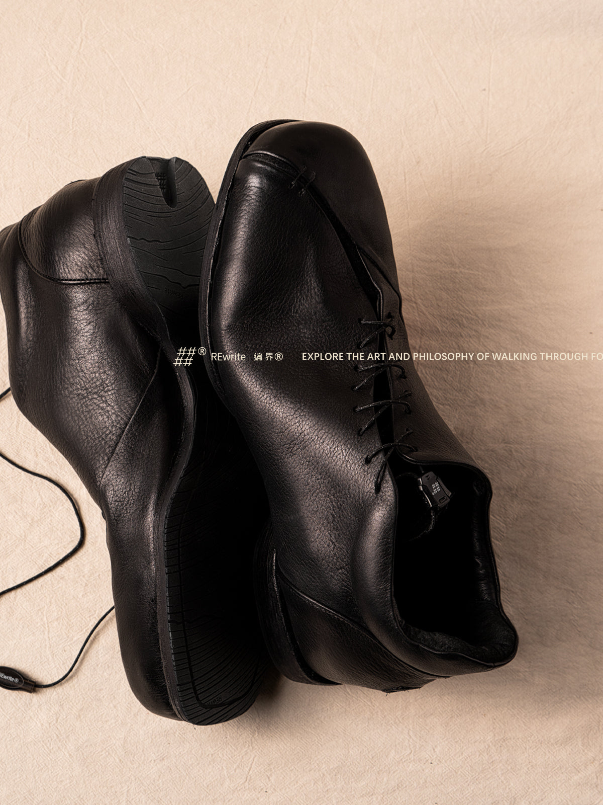 定制 REwrite编界®「城屿游历」休闲黑皮鞋NARO-FIT™训练鞋Ortholite®